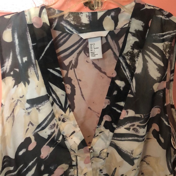 H&M sheet top with cami underneath - Picture 3 of 4